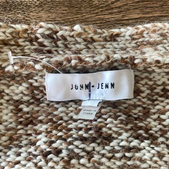 John + Jenn Radley button down sweater large - Picture 5 of 7